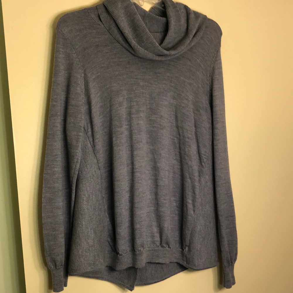 Clearance! Ellen Tracy gray cowl neck sweater in great next to new condition.